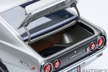 Indlæs billede til gallerivisning 1/18 Nissan Skyline 2000 GT-R (KPGC110) Tune, silver 1:18