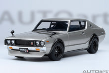Indlæs billede til gallerivisning 1/18 Nissan Skyline 2000 GT-R (KPGC110) Tune, silver 1:18
