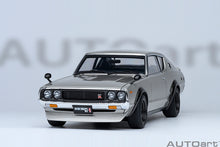 Indlæs billede til gallerivisning 1/18 Nissan Skyline 2000 GT-R (KPGC110) Tune, silver 1:18