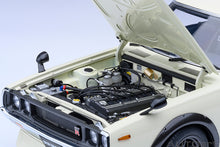 Indlæs billede til gallerivisning NISSAN SKYLINE 2000 GT-R (KPGC110) COUPE 1973 WHITE 1:18