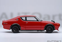 Indlæs billede til gallerivisning 1/18 Nissan Skyline 2000 GT-R (KPGC110) Tuned, red 1:18