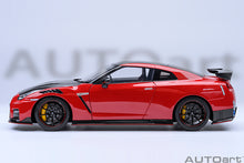 Indlæs billede til gallerivisning 1/18 2022 Nissan Skyline GT-R (R35) Nismo, vibrant red 1:18