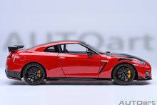 Indlæs billede til gallerivisning 1/18 2022 Nissan Skyline GT-R (R35) Nismo, vibrant red 1:18