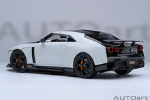 Indlæs billede til gallerivisning NISSAN GT-R50 BY ITALDESIGN 2021 WHITE MET BLACK 1:18