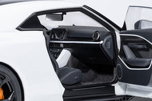 Indlæs billede til gallerivisning NISSAN GT-R50 BY ITALDESIGN 2021 WHITE MET BLACK 1:18