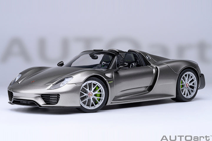 1/18 Porsche 918 Spyder Weissach Package, liquid metal silver 1:18