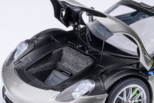 Indlæs billede til gallerivisning 1/18 Porsche 918 Spyder Weissach Package, liquid metal silver 1:18