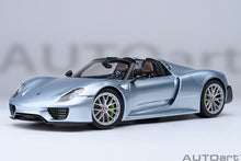 Indlæs billede til gallerivisning 1/18 Porsche 918 Spyder Weissach Package, liquid metal chrome blue 1:18