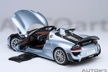 Indlæs billede til gallerivisning 1/18 Porsche 918 Spyder Weissach Package, liquid metal chrome blue 1:18