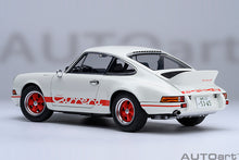 Indlæs billede til gallerivisning 1/18 Porsche 911 Carrera 2.7 RS *The Circuit Wolf*, white/red 1:18