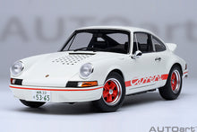 Indlæs billede til gallerivisning 1/18 Porsche 911 Carrera 2.7 RS *The Circuit Wolf*, white/red 1:18
