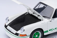 Indlæs billede til gallerivisning 1/18 Porsche 911 Carerra 2.7 RS, Grandprix white with green stripes 1:18