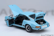 Indlæs billede til gallerivisning 1/18 Porsche 911 Carerra 2.7 RS, Gulf blue with black stripes 1:18