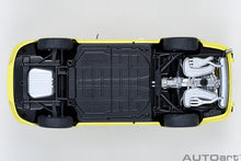 Indlæs billede til gallerivisning 1/18 Porsche 911 Carerra 2.7 RS, Light yellow with green stripes 1:18