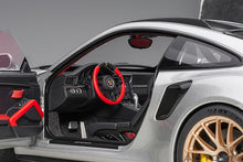 Indlæs billede til gallerivisning porsche 911 (991) GT2 weissach package, gt silver 1:18