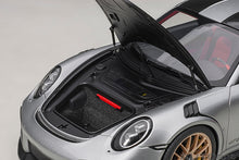 Indlæs billede til gallerivisning porsche 911 (991) GT2 weissach package, gt silver 1:18