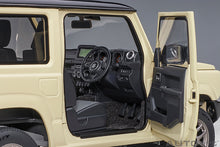 Indlæs billede til gallerivisning 1/18 Suzuki Jimny, chiffon ivory with black roof 1:18