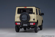 Indlæs billede til gallerivisning 1/18 Suzuki Jimny, chiffon ivory with black roof 1:18