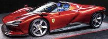 Indlæs billede til gallerivisning FERRARI DAYTONA SP3 ROSSO MAGMA 1:43