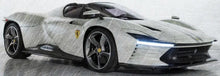 Indlæs billede til gallerivisning FERRARI DAYTONA SP3 CLOSED ROOF 2022 WHITE PEARL MET 1:43