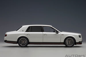 1/18 Toyota Century GRMN, white 1:18