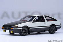 Indlæs billede til gallerivisning 1/18 Toyota Sprinter Trueno (AE86) â€œProject Dâ€, white/black 1:18