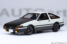 Indlæs billede til gallerivisning TOYOTA SPRINTER TRUENO (AE86) INITIAL D PROJECT D FINAL VERSION 30th AANIVERSARY 1980 WHITE BLACK 1:18