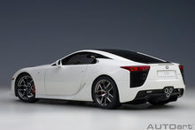 Indlæs billede til gallerivisning LEXUS LFA COUPE 2012 WHITEST WHITE CARBON 1:18