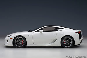 LEXUS LFA COUPE 2012 WHITEST WHITE CARBON 1:18