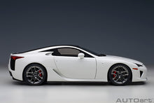 Indlæs billede til gallerivisning LEXUS LFA COUPE 2012 WHITEST WHITE CARBON 1:18