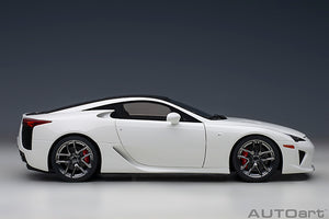 LEXUS LFA COUPE 2012 WHITEST WHITE CARBON 1:18