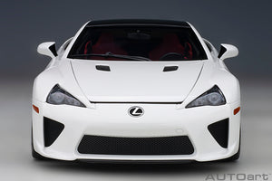 LEXUS LFA COUPE 2012 WHITEST WHITE CARBON 1:18
