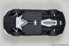 Indlæs billede til gallerivisning LEXUS LFA COUPE 2012 WHITEST WHITE CARBON 1:18