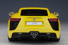 Indlæs billede til gallerivisning LEXUS LFA COUPE 2012 PEARL YELLOW 1:18