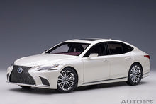 Indlæs billede til gallerivisning LEXUS LS500h 2018 WHITE PEARL MET 1:18