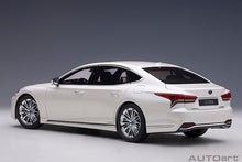 Indlæs billede til gallerivisning LEXUS LS500h 2018 WHITE PEARL MET 1:18