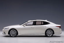 Indlæs billede til gallerivisning LEXUS LS500h 2018 WHITE PEARL MET 1:18