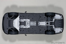 Indlæs billede til gallerivisning 1/18 2018 Lexus LS 500h, grey metallic 1:18