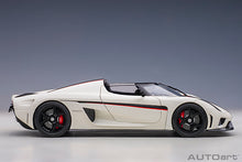 Indlæs billede til gallerivisning KOENIGSEGG REGERA 2016  WHITE BLACK CARBON RED