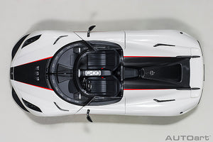 KOENIGSEGG REGERA 2016  WHITE BLACK CARBON RED