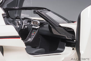 KOENIGSEGG REGERA 2016  WHITE BLACK CARBON RED