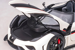 KOENIGSEGG REGERA 2016  WHITE BLACK CARBON RED