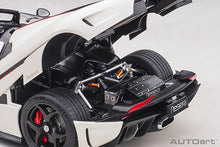 Indlæs billede til gallerivisning KOENIGSEGG REGERA 2016  WHITE BLACK CARBON RED