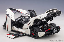 Indlæs billede til gallerivisning KOENIGSEGG REGERA 2016  WHITE BLACK CARBON RED
