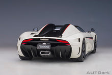 Indlæs billede til gallerivisning KOENIGSEGG REGERA 2016  WHITE BLACK CARBON RED