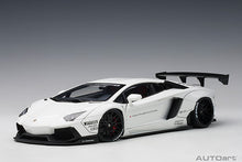 Indlæs billede til gallerivisning Liberty Walk Lamborghini Aventador, white 1:18