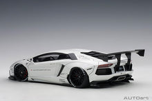 Indlæs billede til gallerivisning Liberty Walk Lamborghini Aventador, white 1:18