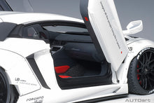 Indlæs billede til gallerivisning Liberty Walk Lamborghini Aventador, white 1:18