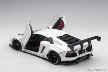 Indlæs billede til gallerivisning Liberty Walk Lamborghini Aventador, white 1:18