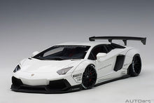 Indlæs billede til gallerivisning Liberty Walk Lamborghini Aventador, white 1:18